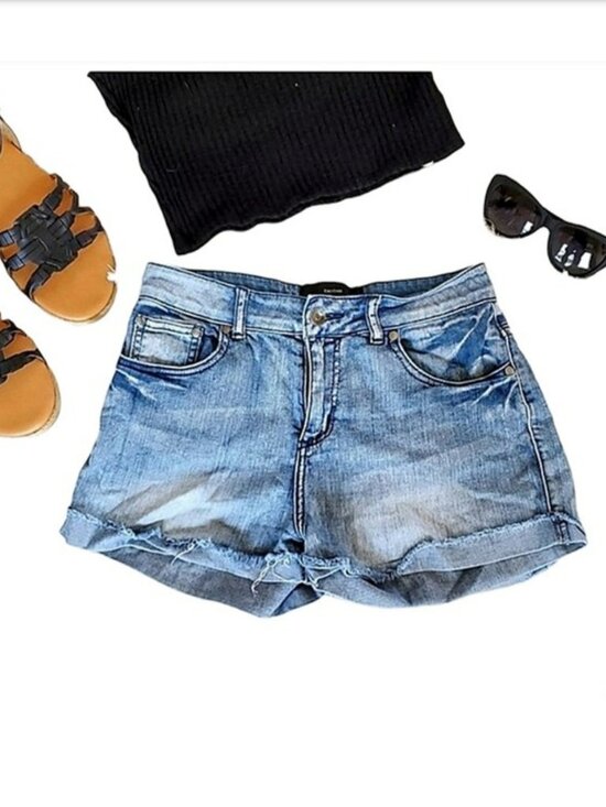 bebe Pants - bebe Addiction Women's Jean Shorts Size 25 Light Blue Denim Cutoffs Fray Outdoor